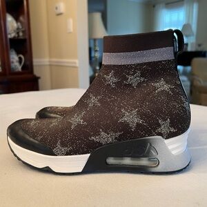 New Ash Sneaker